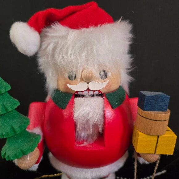 Richard Glasser Nutcracker Santa with Tree & Presents Handmade Germany Wooden - Picture 2 of 8
